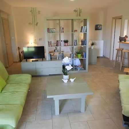 With Garden In Thessaloniki. Apartman